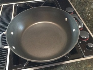 10 inch non-stick pan with curved sides
